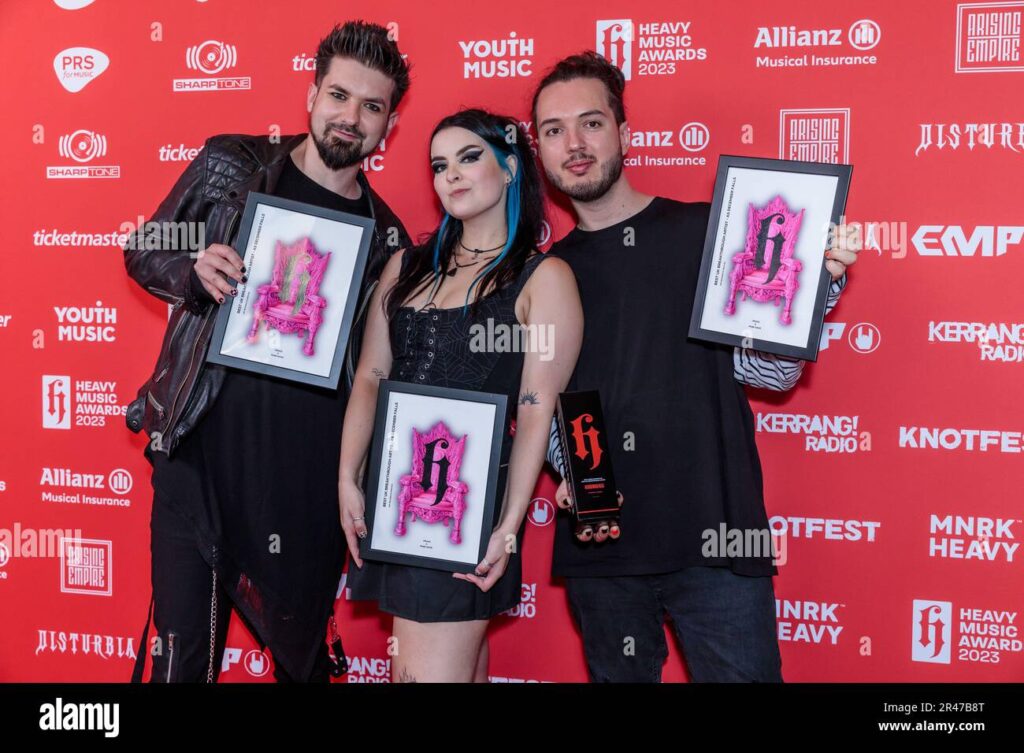 3889a98b8f2746b0a7b27ac9ad4b7bc9