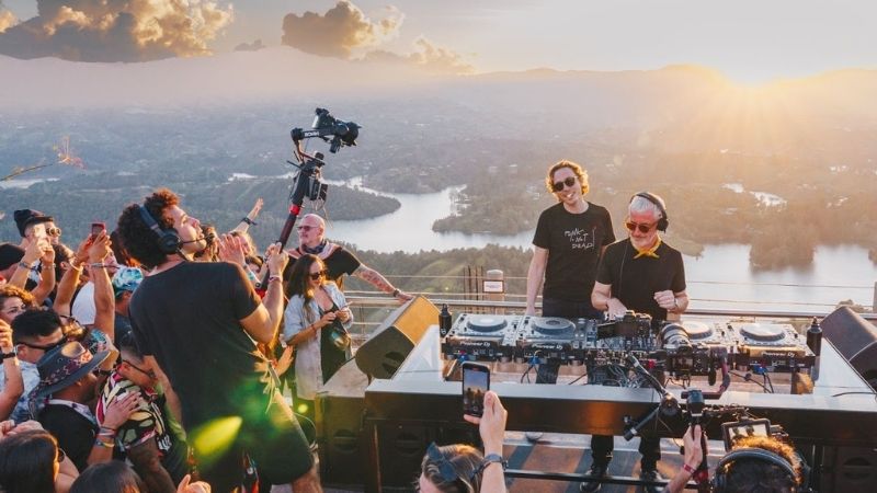 ca7de0d22c6a46a0a683d78b240b2ce7