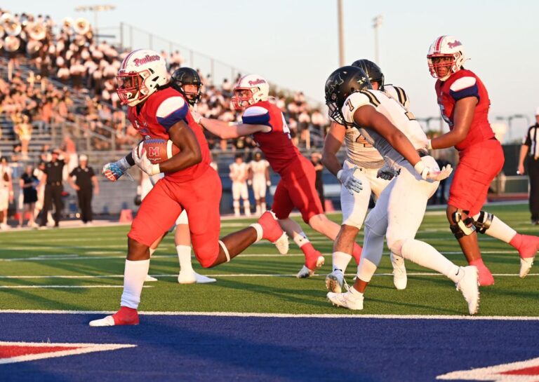 Bartlett Golden Bears High School Football