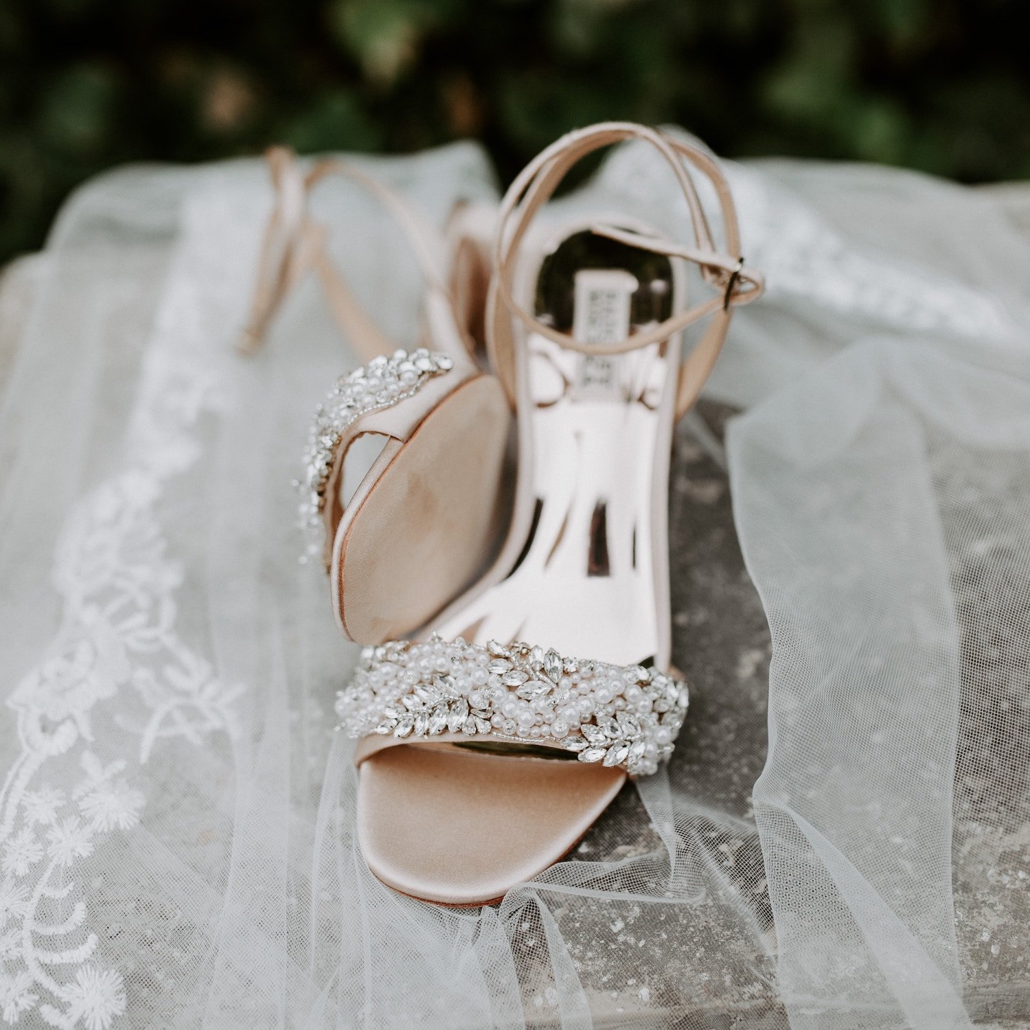 can-you-wear-white-shoes-to-a-wedding-discover-the-do-s-and-don-ts