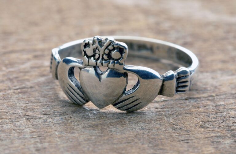 How to Wear a Claddagh Ring
