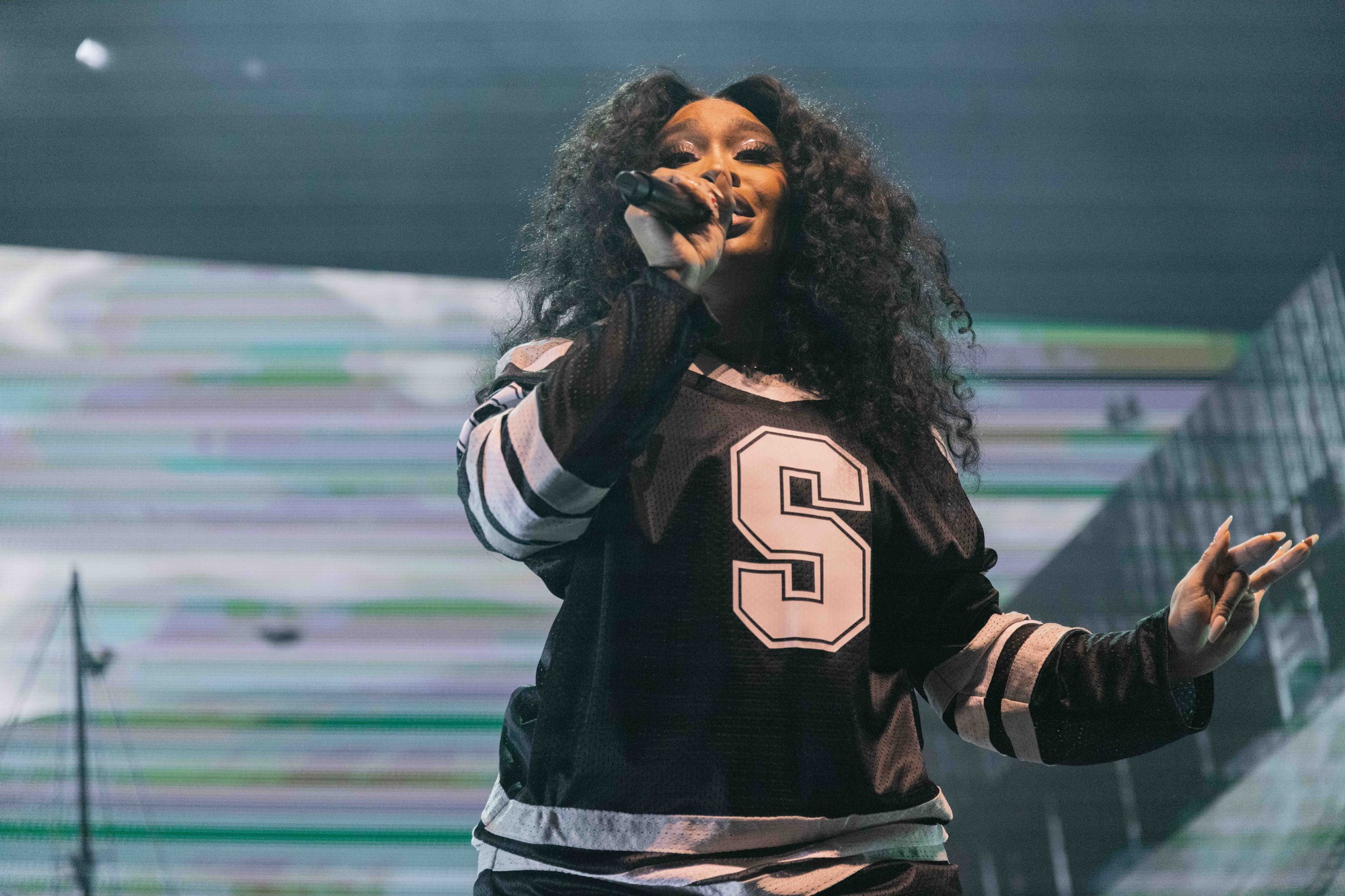 What to Wear to a Sza Concert ShowStopping Outfit Ideas