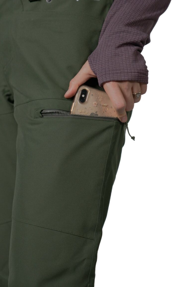 What to Wear With Green Cargo Pants